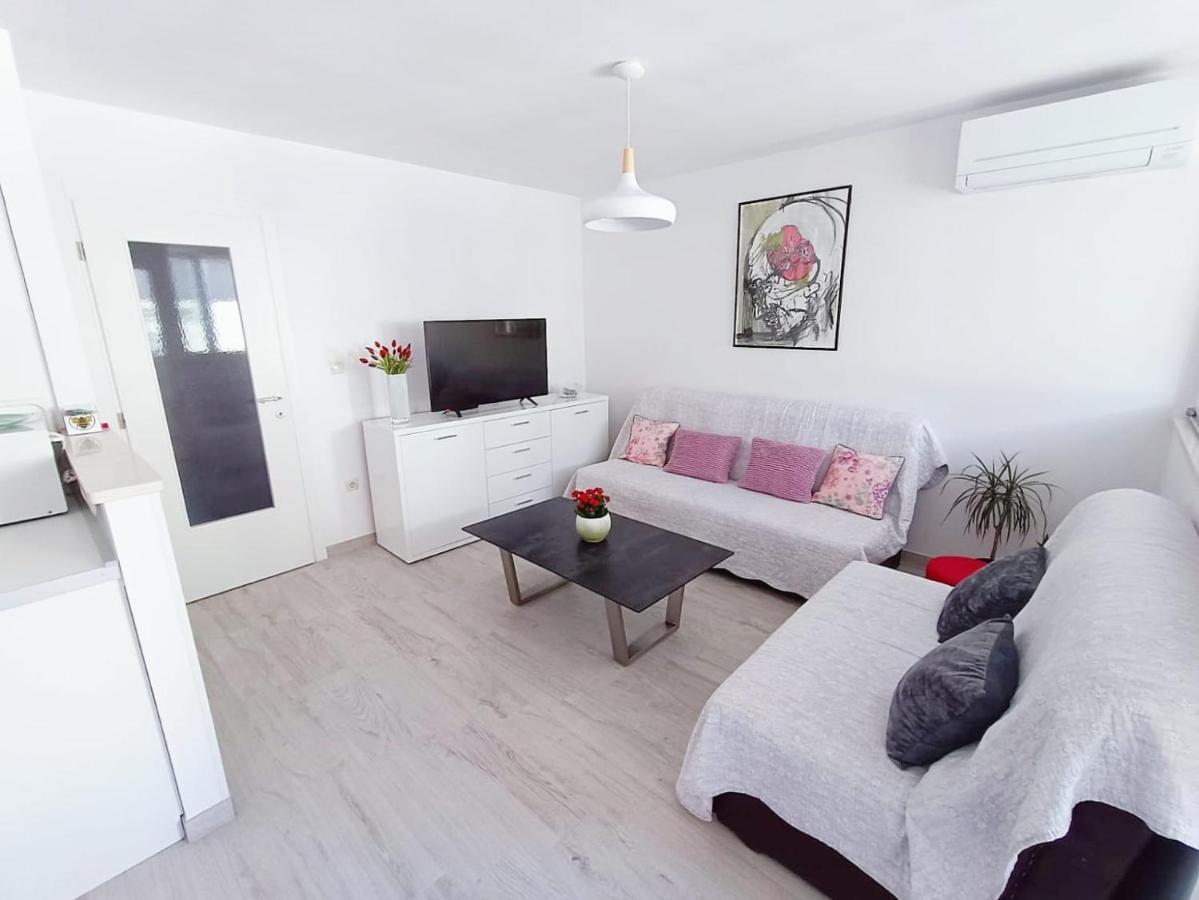 Apartment Glavaric أوميس المظهر الخارجي الصورة